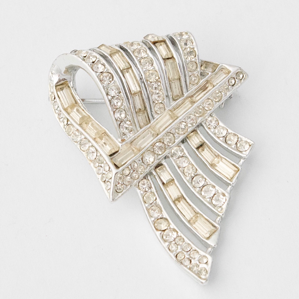 Vintage Boucher Baguette Rhinestone Ribbon Brooch Rhodium Plated 1950s Unsigned 248$